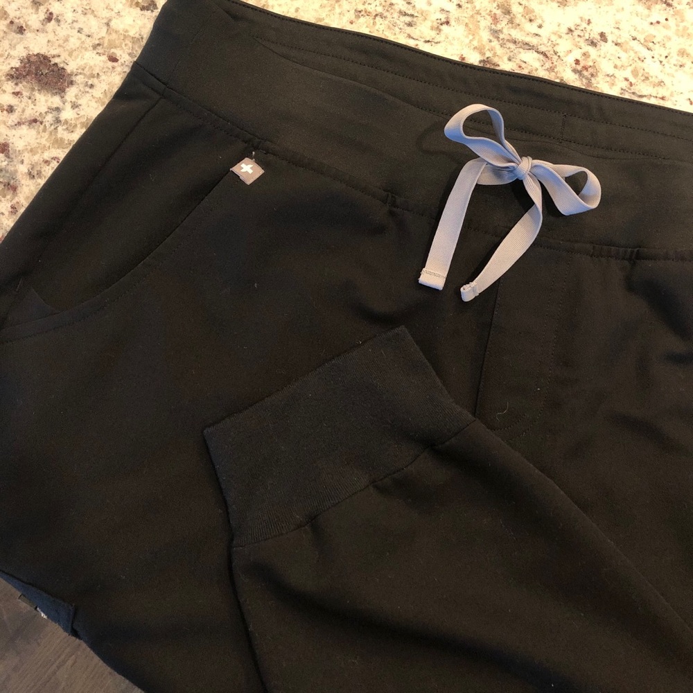 FIGS scrubs pants
